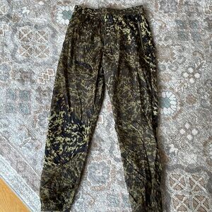 Givenchy men’s pants. Size medium.